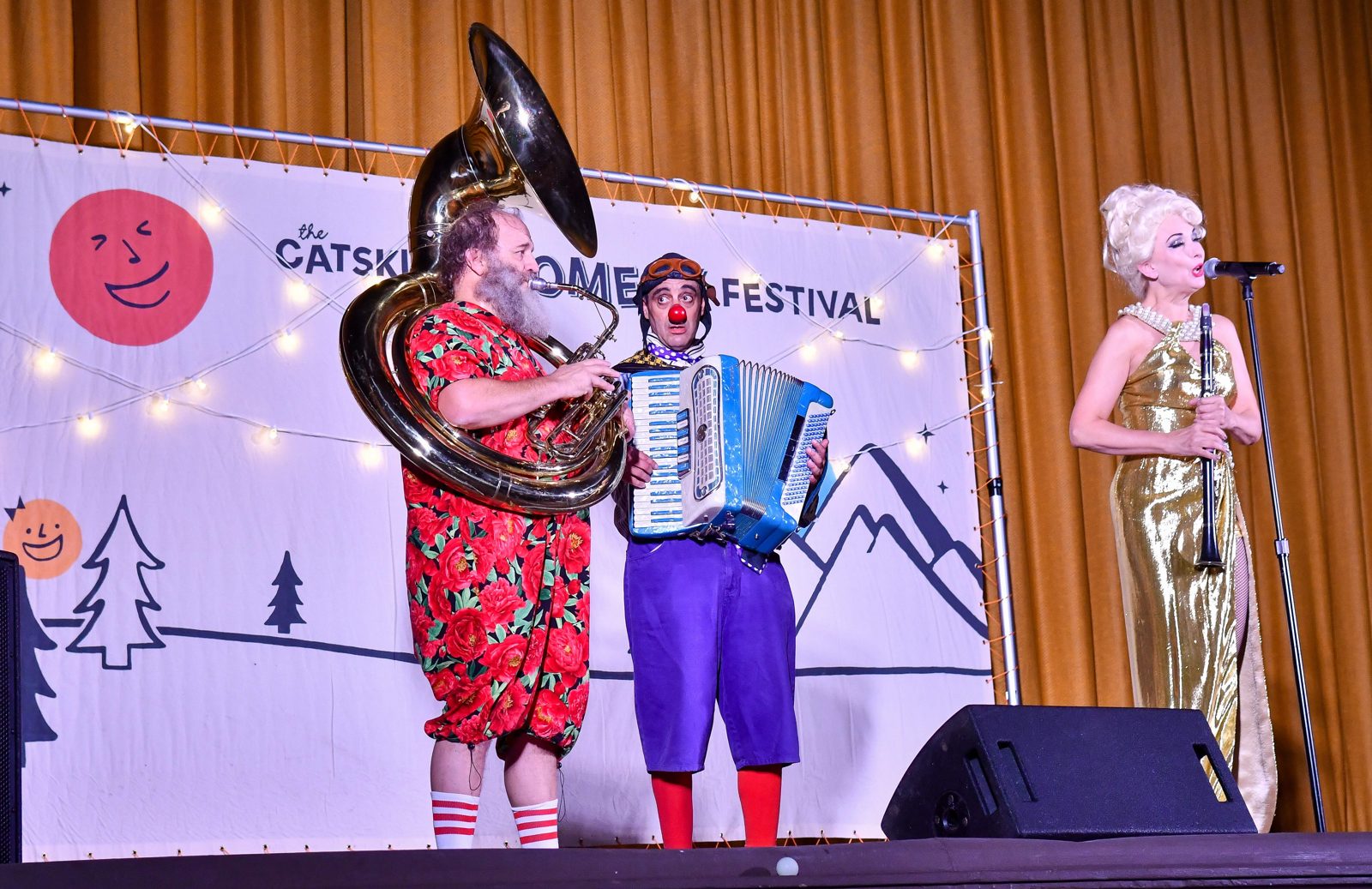 Vaudeville trio with tuba and accordion at the family show